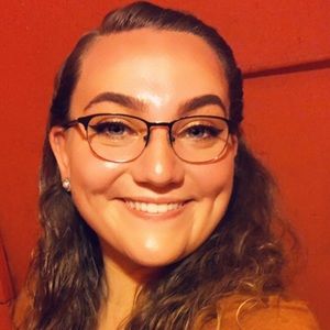 Meet your Posher, Holly